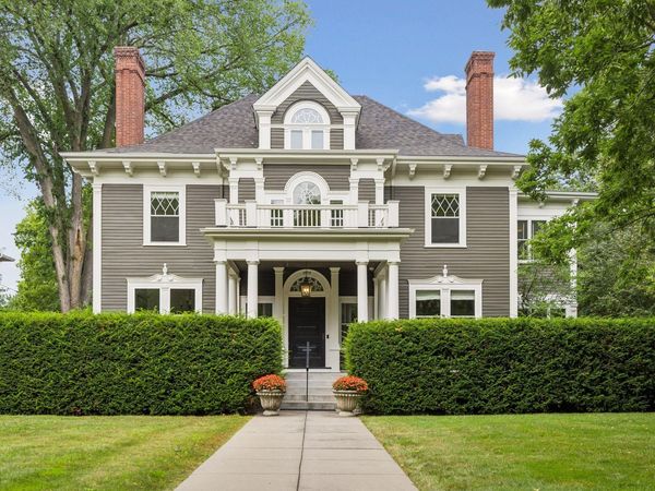 1373 Summit Avenue , Saint Paul, MN 55105