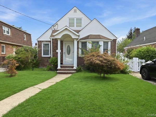 47 Fendale Street, Franklin Square, NY 11010