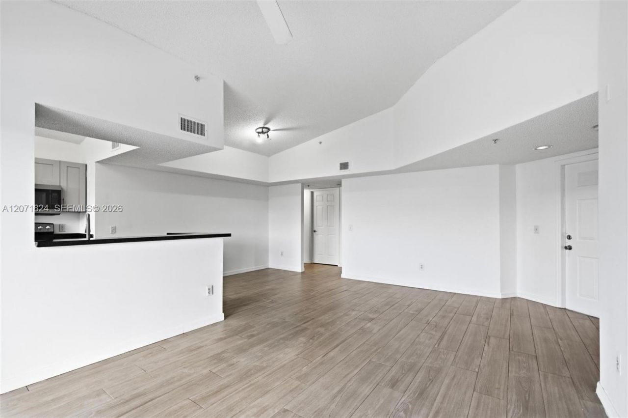 9615 NW 1st Ct, Unit 302, Pembroke Pines, FL 33024 Photo