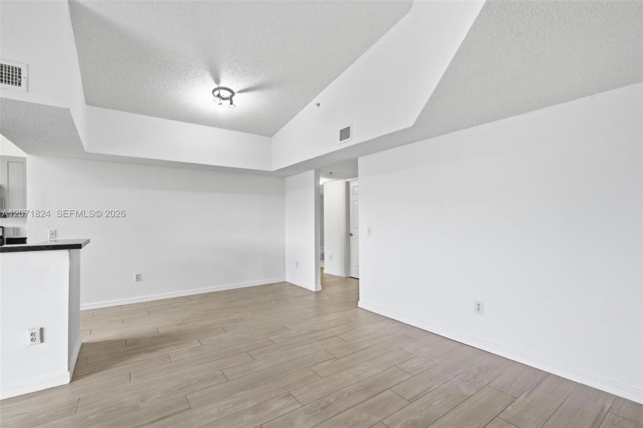 9615 NW 1st Ct, Unit 302, Pembroke Pines, FL 33024 Photo