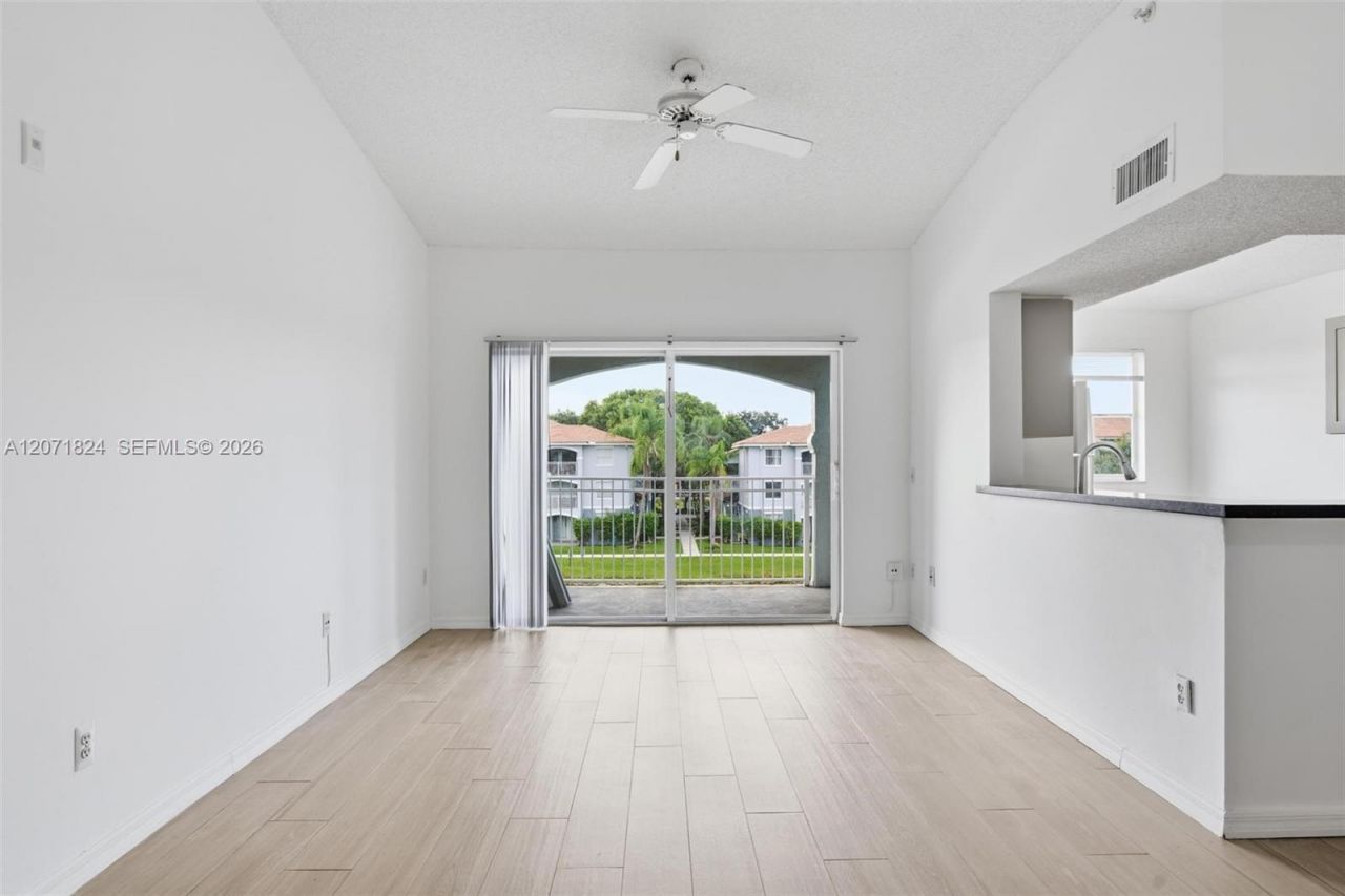 9615 NW 1st Ct, Unit 302, Pembroke Pines, FL 33024 Photo