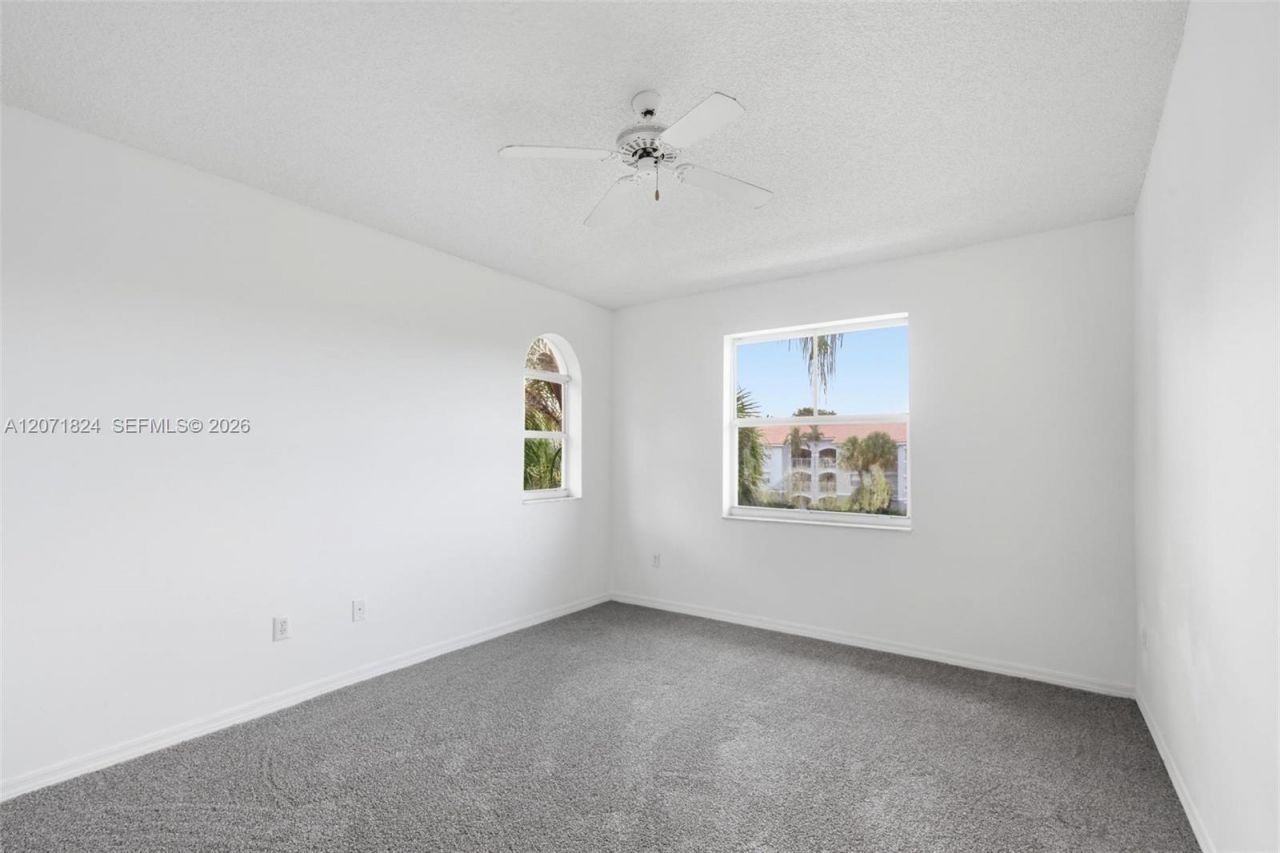 9615 NW 1st Ct, Unit 302, Pembroke Pines, FL 33024 Photo