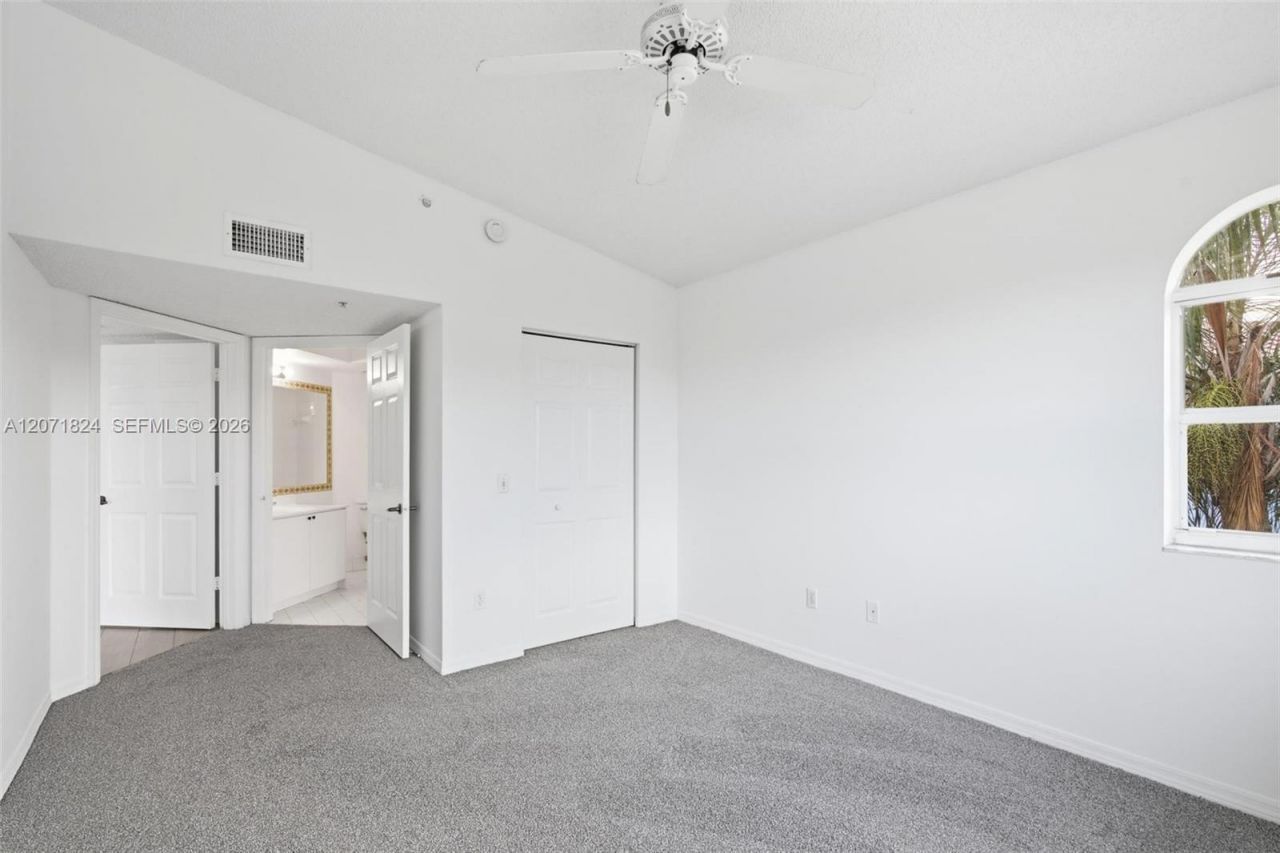 9615 NW 1st Ct, Unit 302, Pembroke Pines, FL 33024 Photo