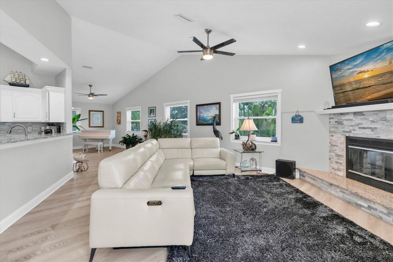 6501 Mockingbird Way S, Gulfport, FL 33707 Photo