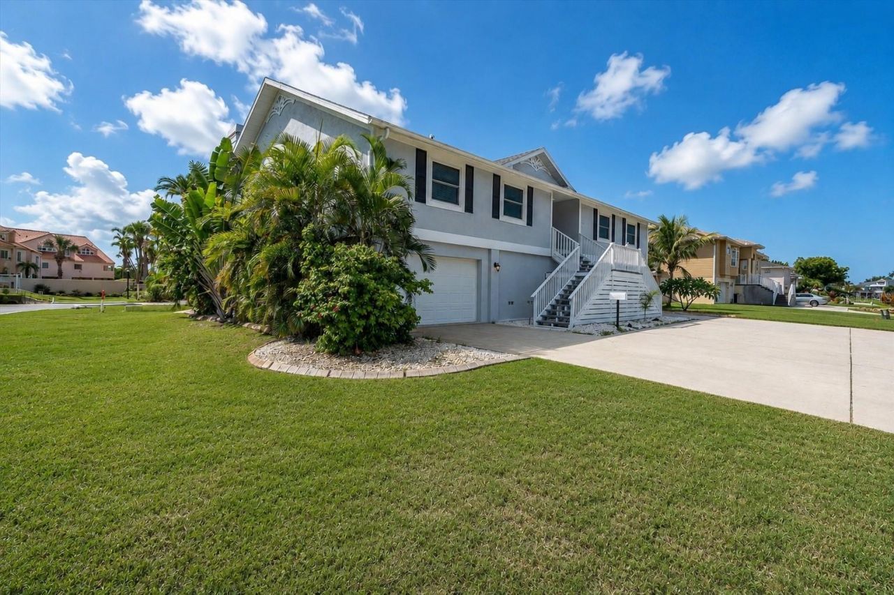 6501 Mockingbird Way S, Gulfport, FL 33707 Photo