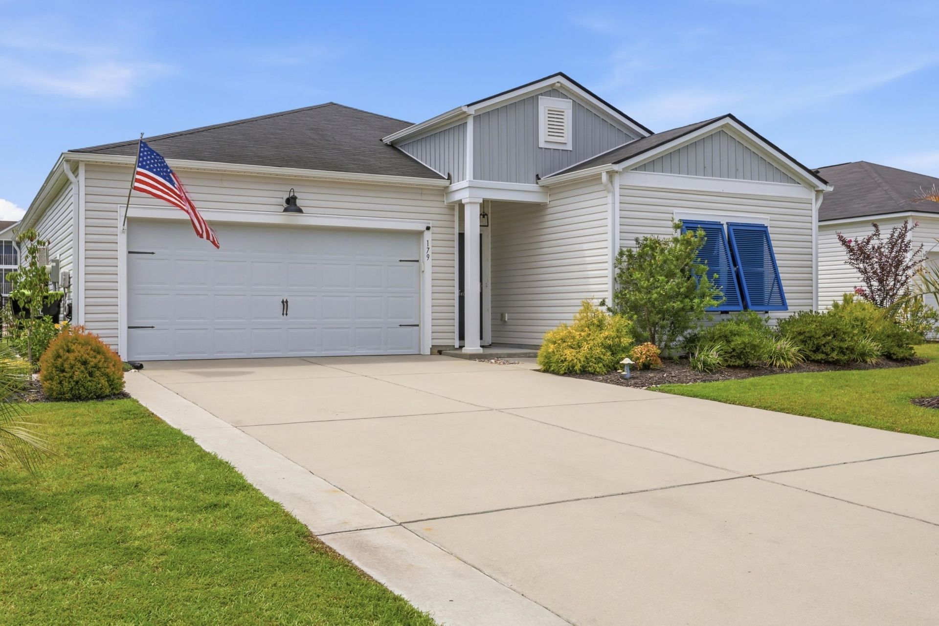 179 S Reindeer Rd. Photo 1