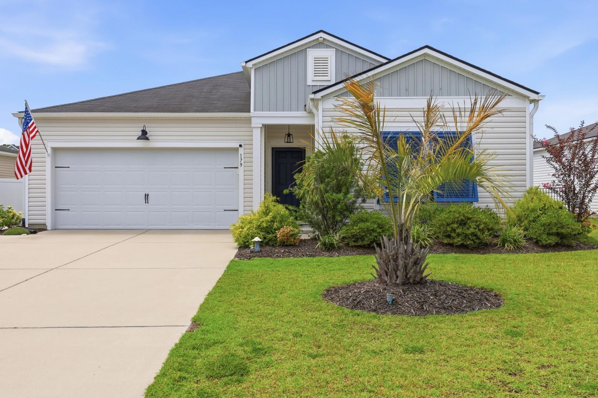 179 S Reindeer Rd. Photo 2