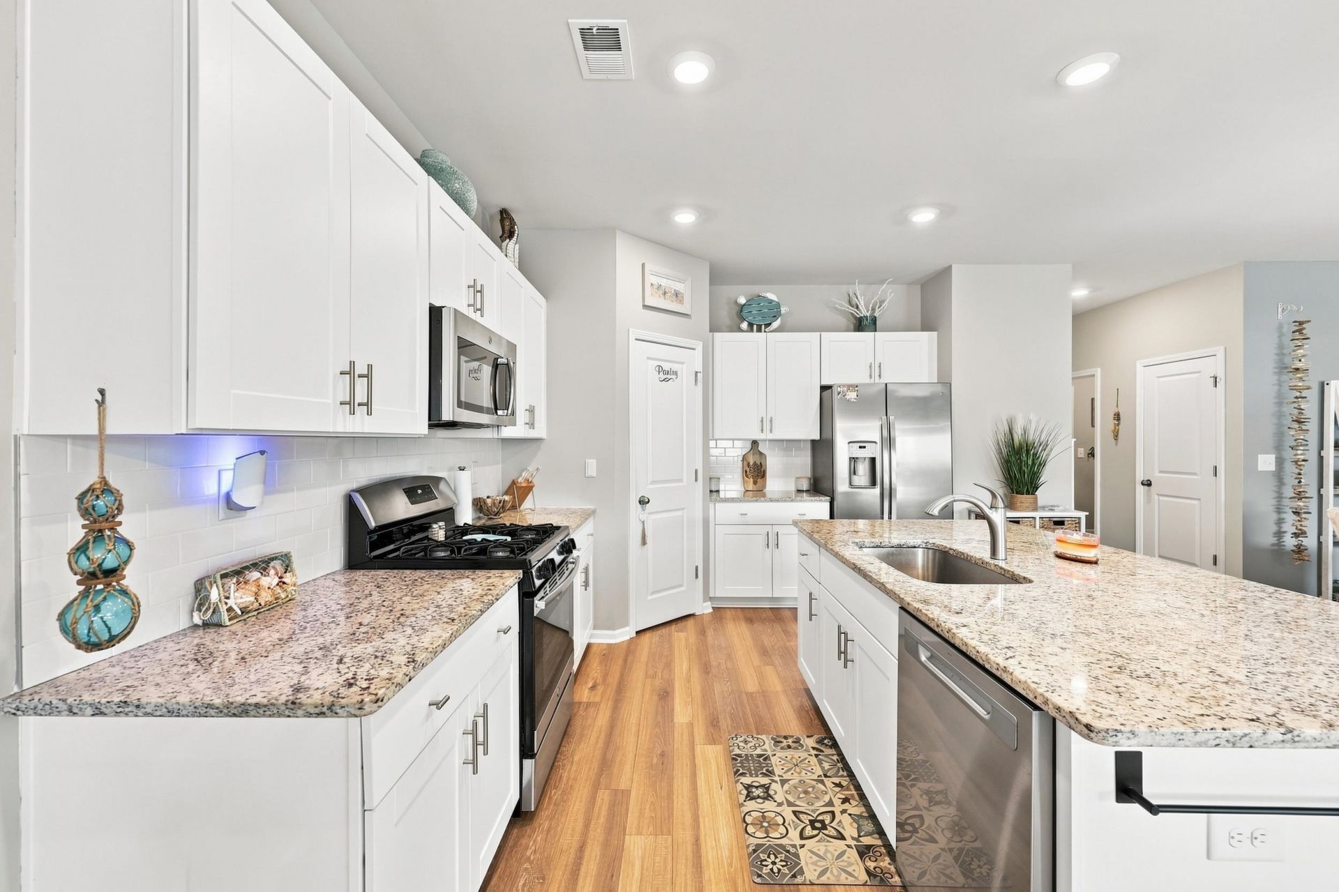 179 S Reindeer Rd. Photo 8