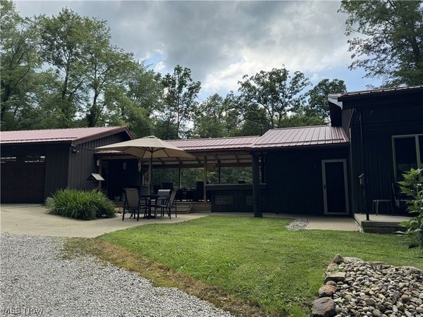 6779 N Park Avenue , Bristolville, OH 44402
