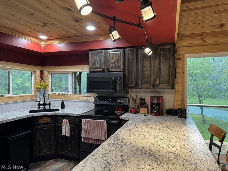 6779 N Park Avenue, Bristolville, OH 44402 Photo 21