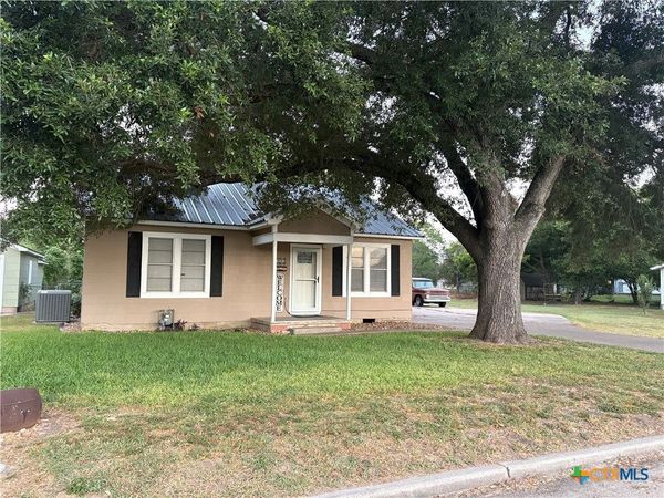 326 S Texana Street, Hallettsville, TX 77964
