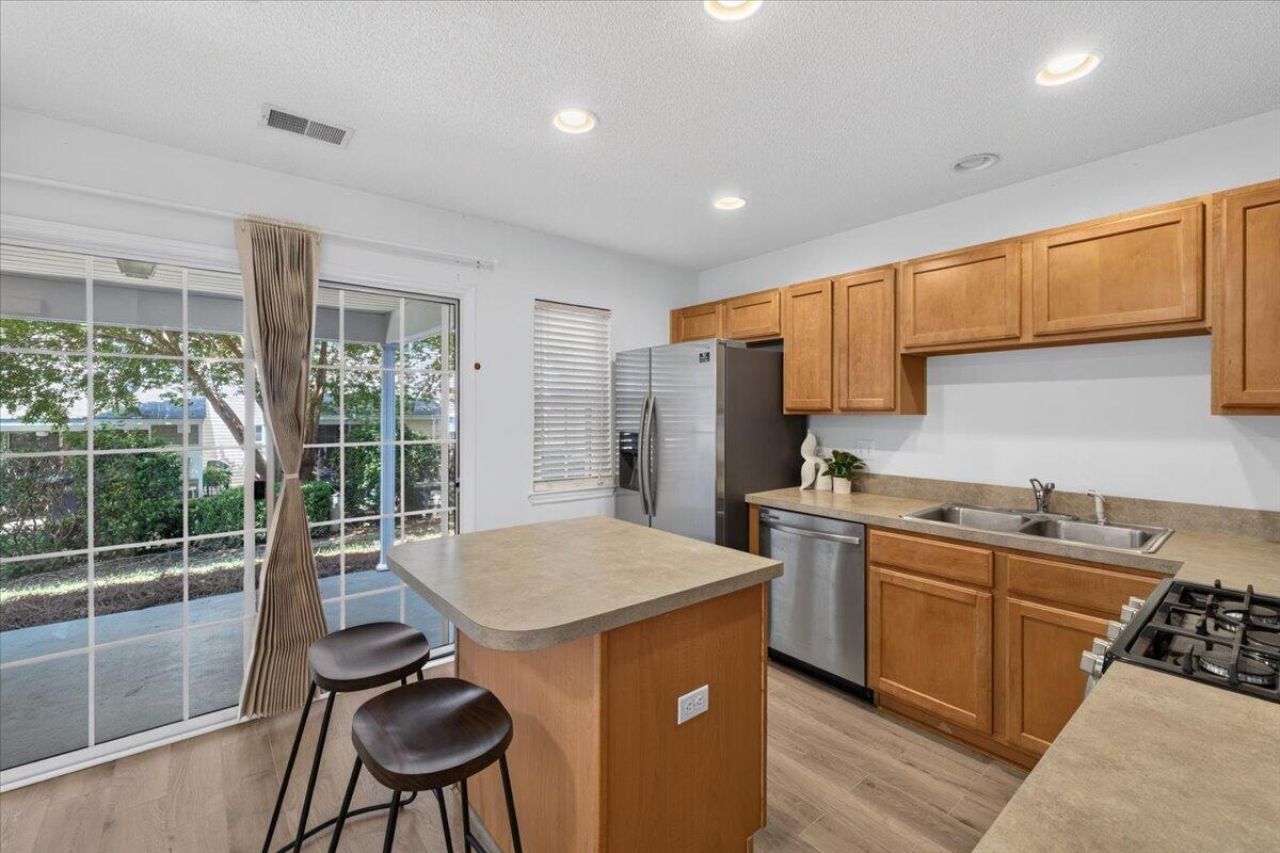 7941 Shadow Oak Drive Photo 10