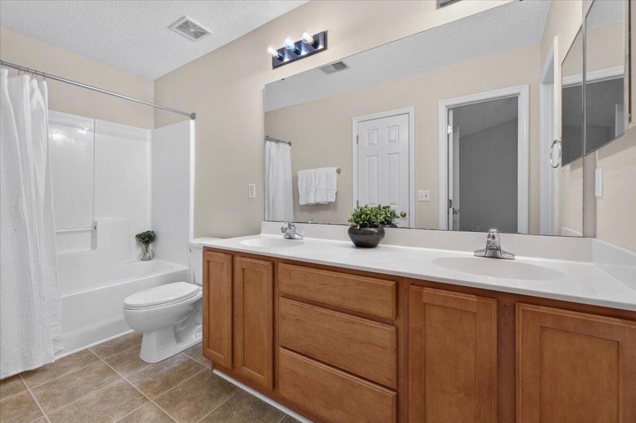 7941 Shadow Oak Drive Photo 18