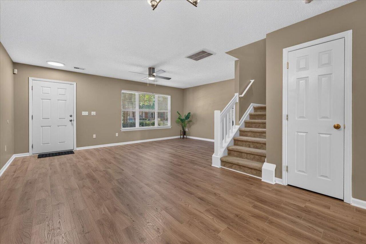 7941 Shadow Oak Drive Photo 6