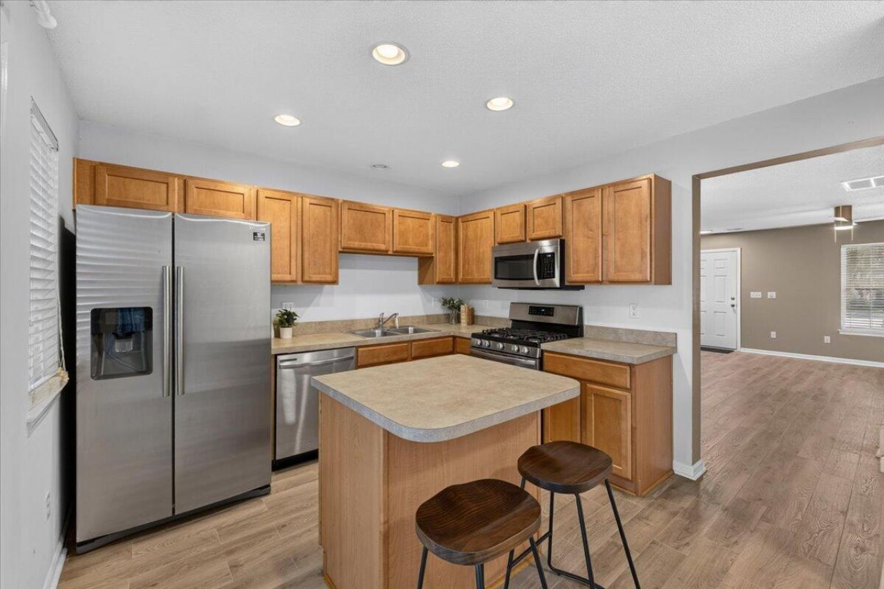 7941 Shadow Oak Drive Photo 9