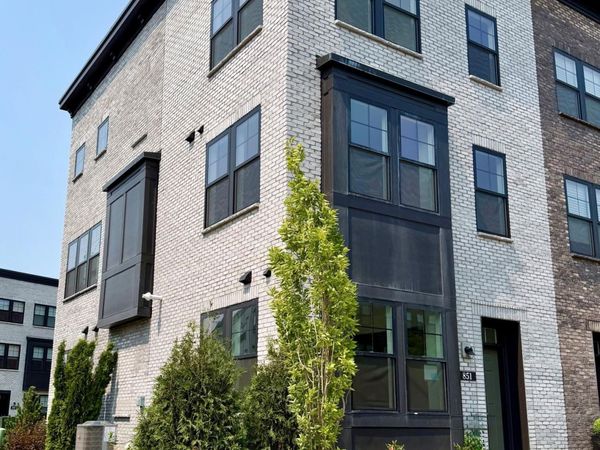 851 Mount Curve , Saint Paul, MN 55116