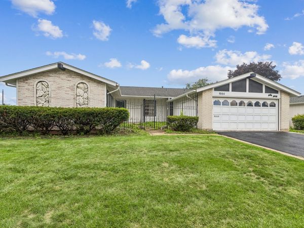 1564 White Trail , Elk Grove Village, IL 60007