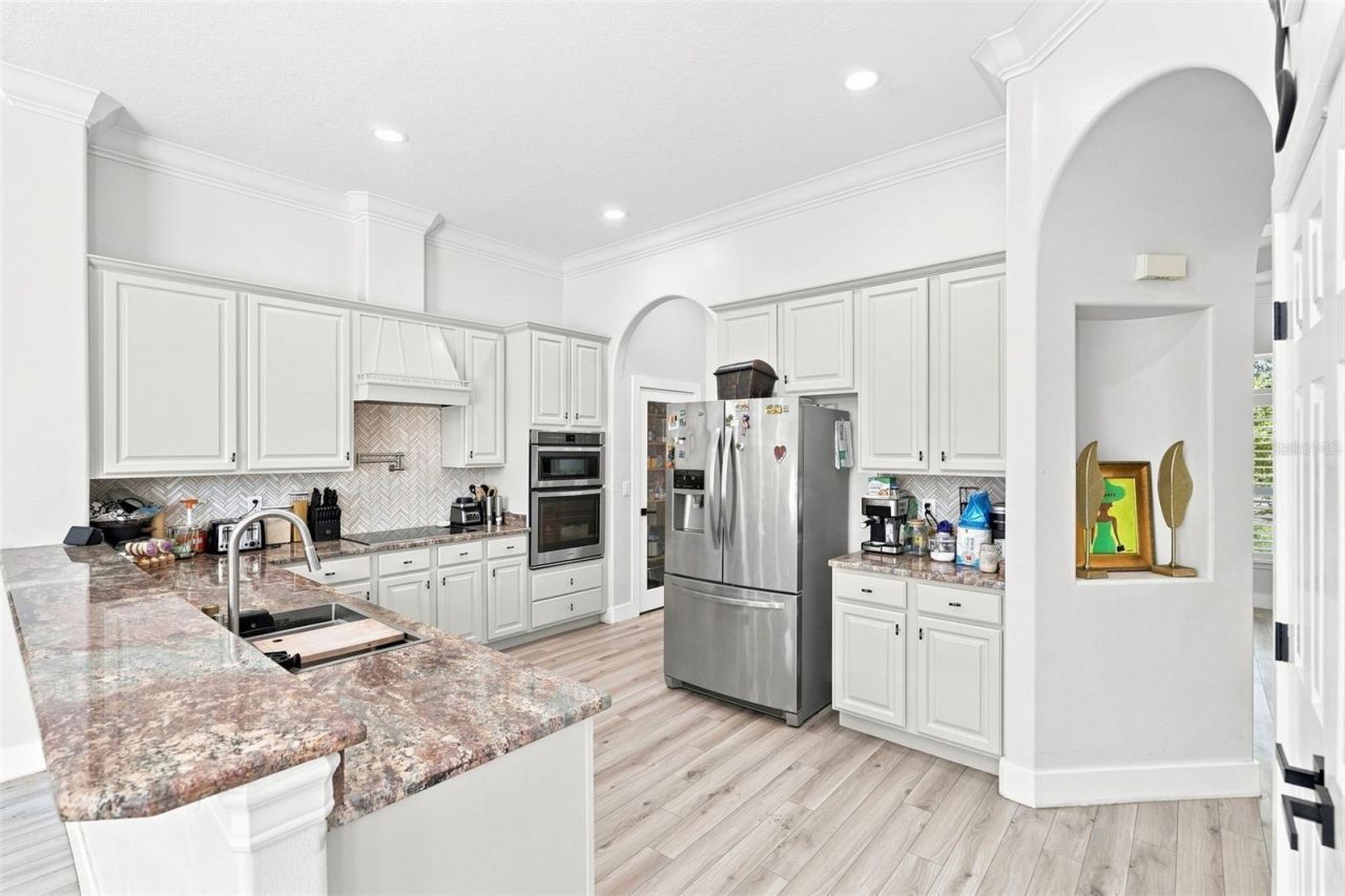 7746 Debeaubien Drive, Orlando, FL 32835 Photo