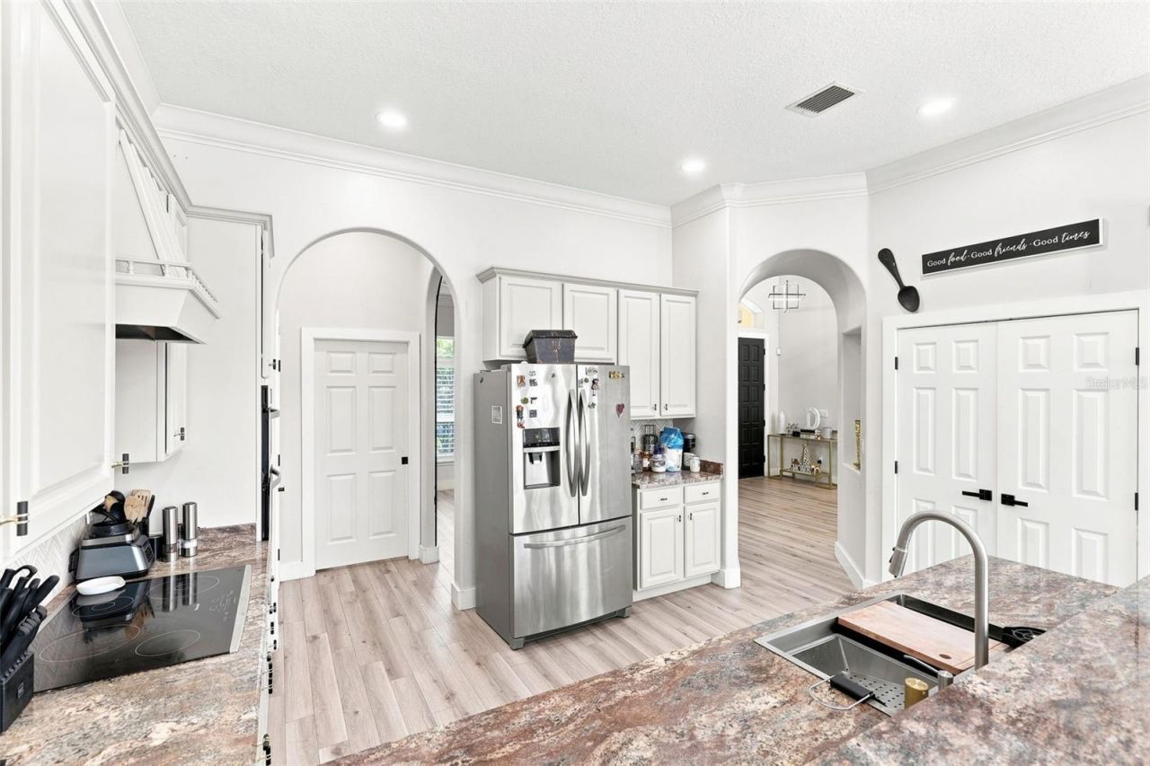 7746 Debeaubien Drive, Orlando, FL 32835 Photo