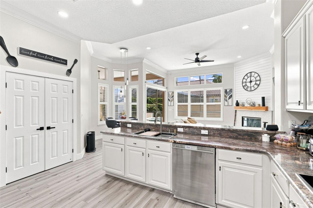 7746 Debeaubien Drive, Orlando, FL 32835 Photo