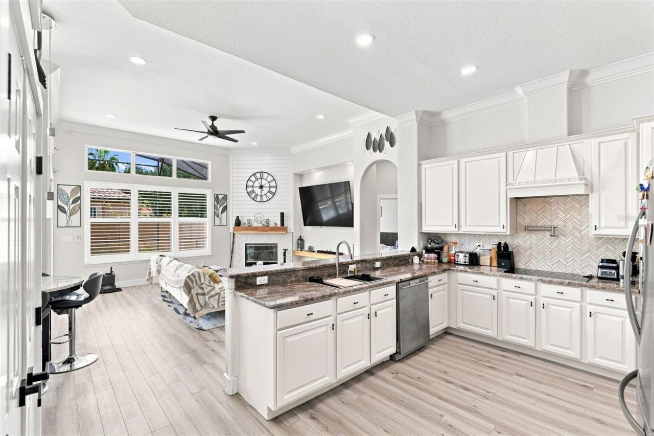 7746 Debeaubien Drive, Orlando, FL 32835 Photo