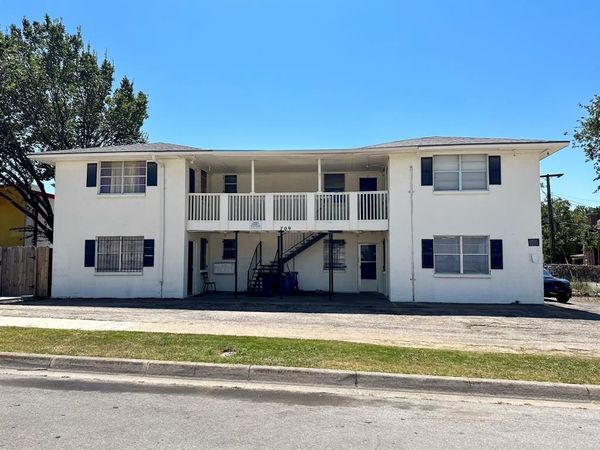 709 W Richmond Avenue, Unit 1, Fort Worth, TX 76110