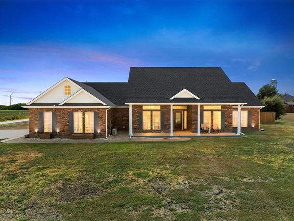 206 S Butler Street, Frost, TX 76641