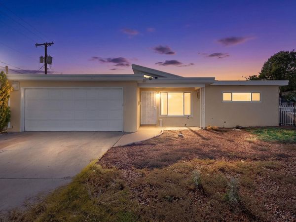 1009 Dakota Street NE, Albuquerque, NM 87110