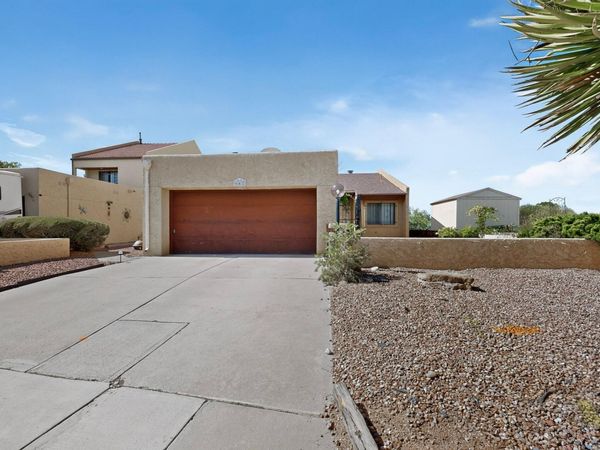 642 Lakeview Circle SE, Rio Rancho, NM 87124
