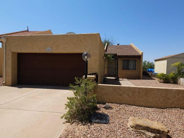 642 Lakeview Circle SE, Rio Rancho, NM 87124