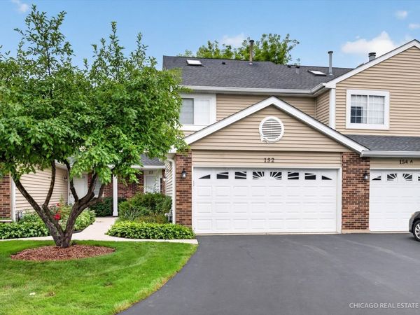 152 Brittany Drive , Streamwood, IL 60107