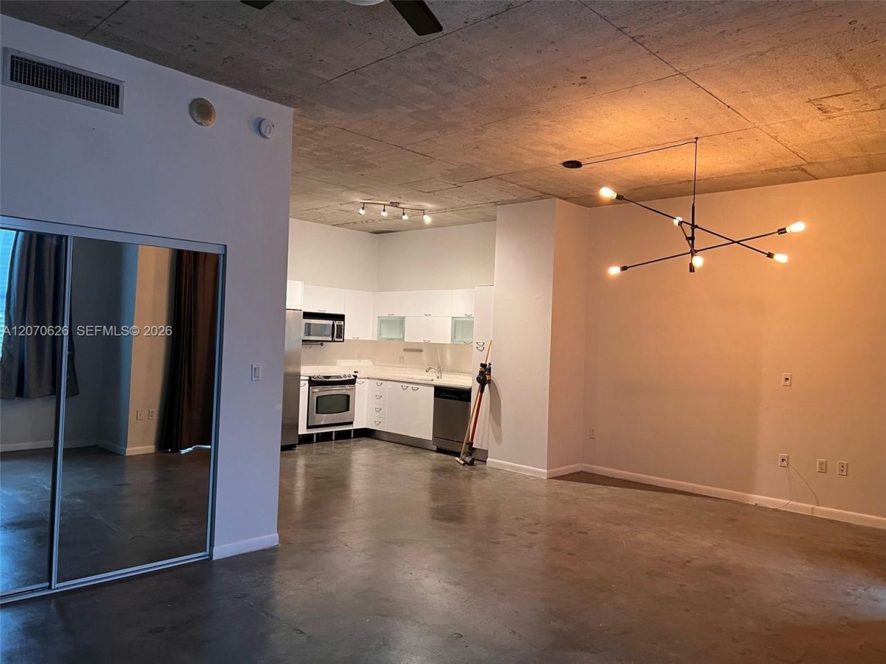 133 NE 2nd Ave , Unit 2411, Miami, FL 33132 Photo