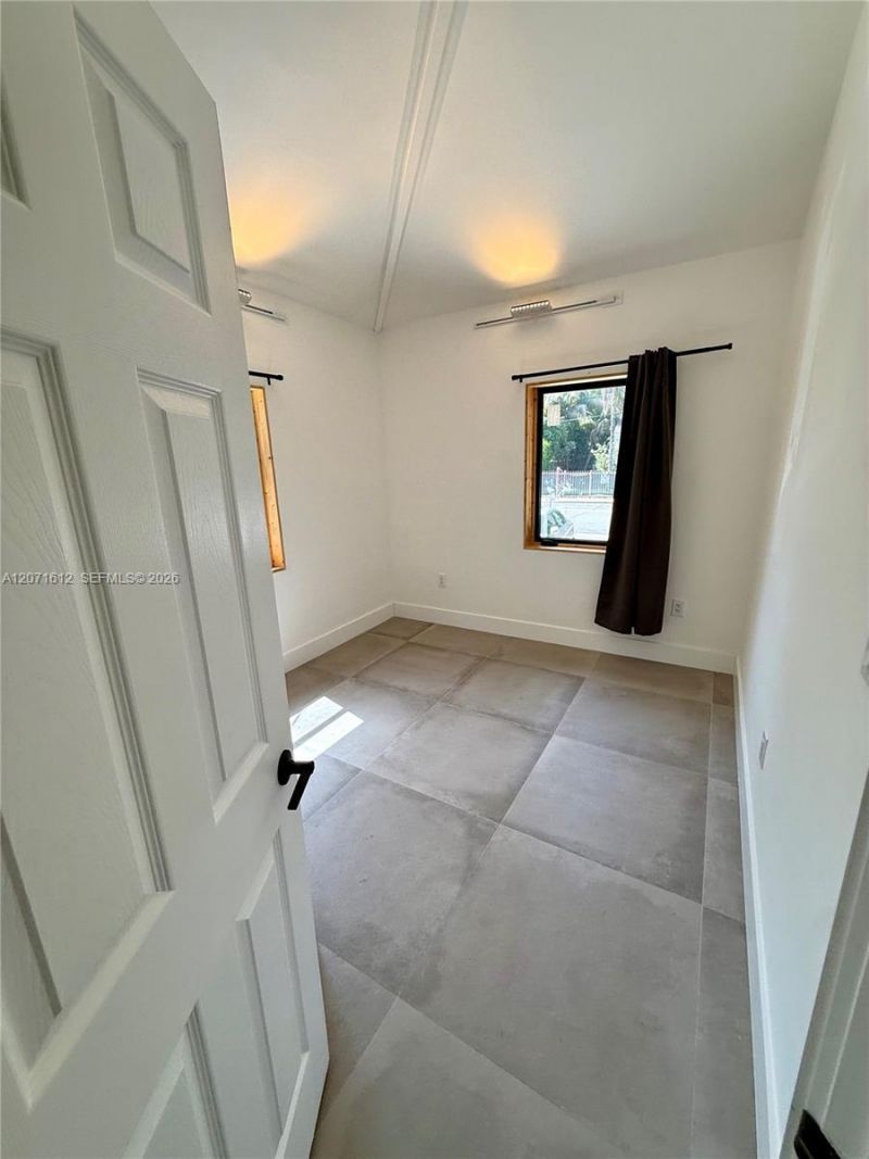3 NE 70th St, Unit 1, Miami, FL 33138 Photo