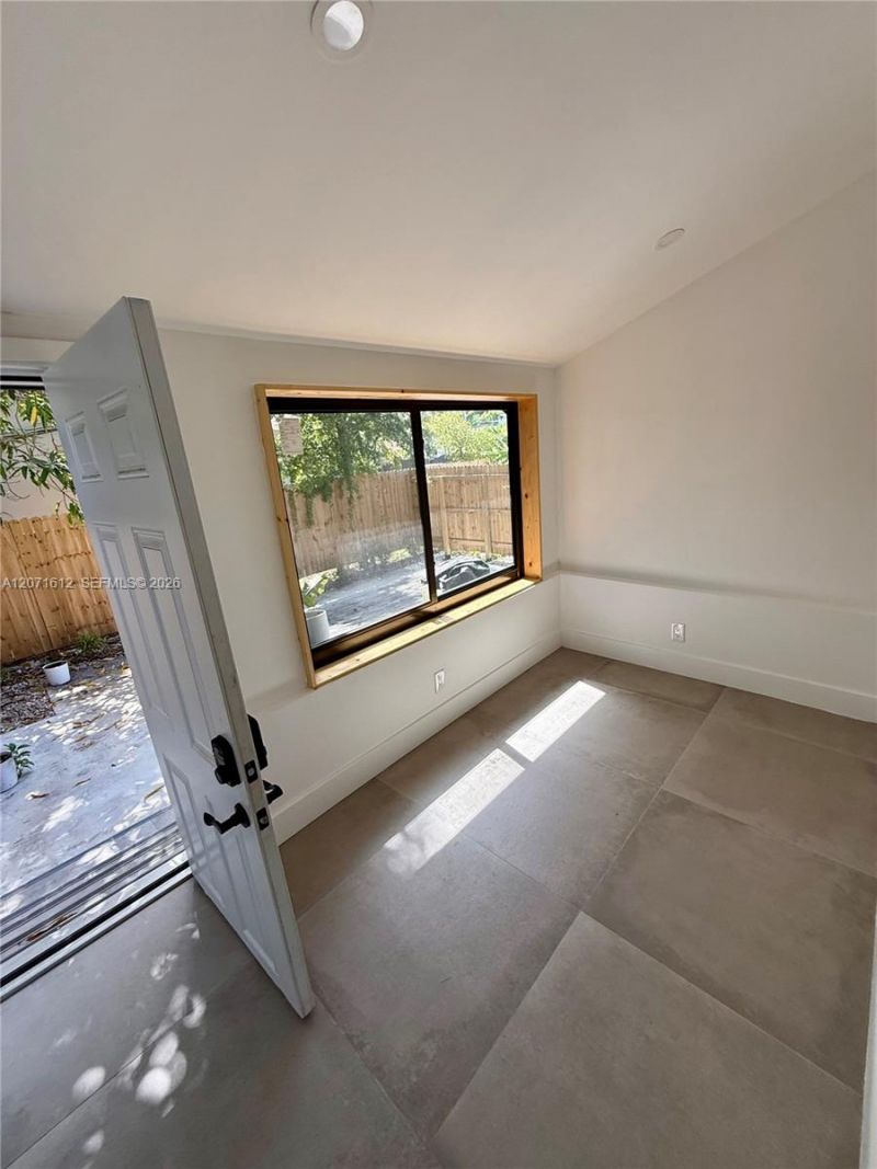3 NE 70th St, Unit 1, Miami, FL 33138 Photo