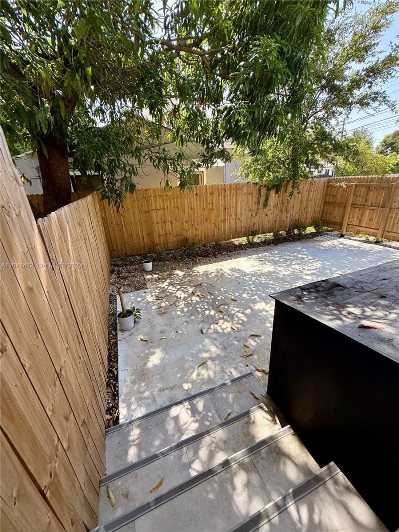 3 NE 70th St, Unit 1, Miami, FL 33138 Photo