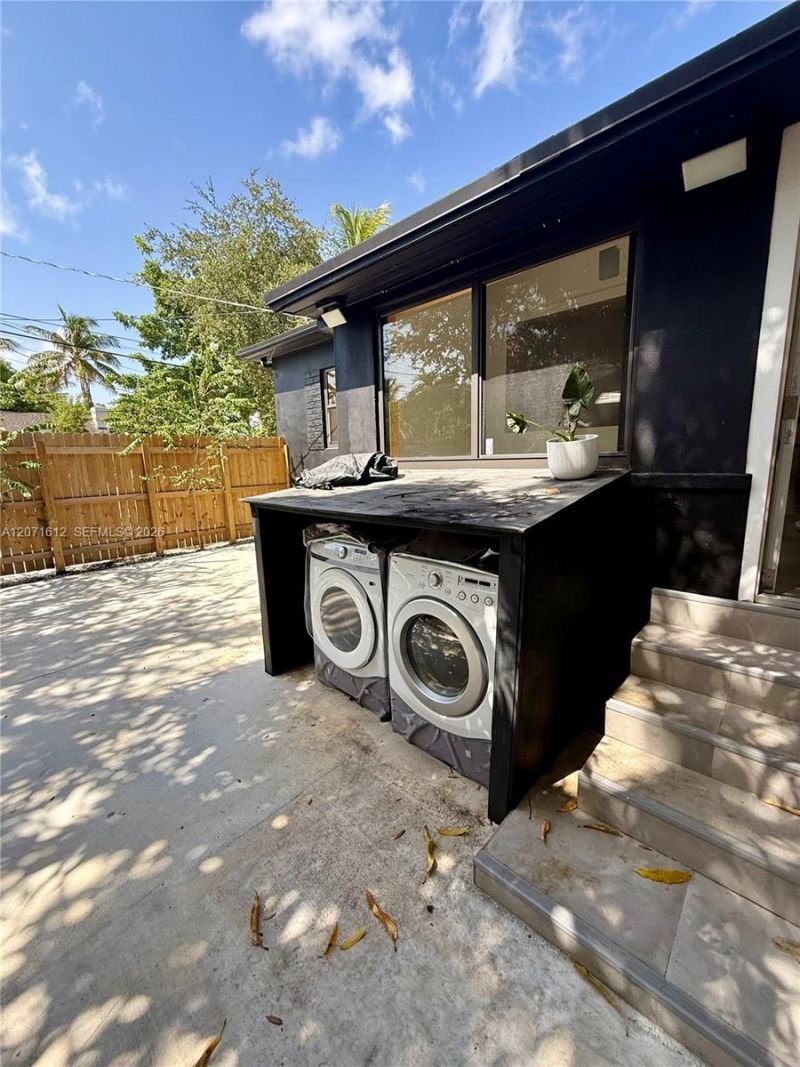 3 NE 70th St, Unit 1, Miami, FL 33138 Photo