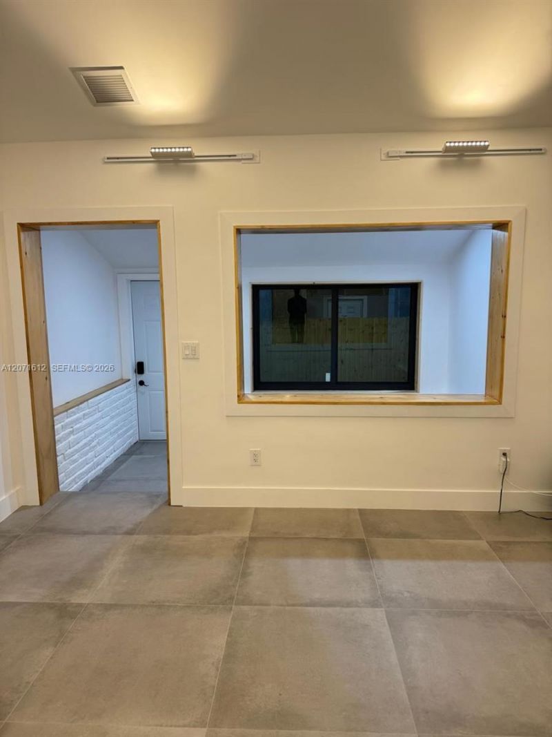 3 NE 70th St, Unit 1, Miami, FL 33138 Photo