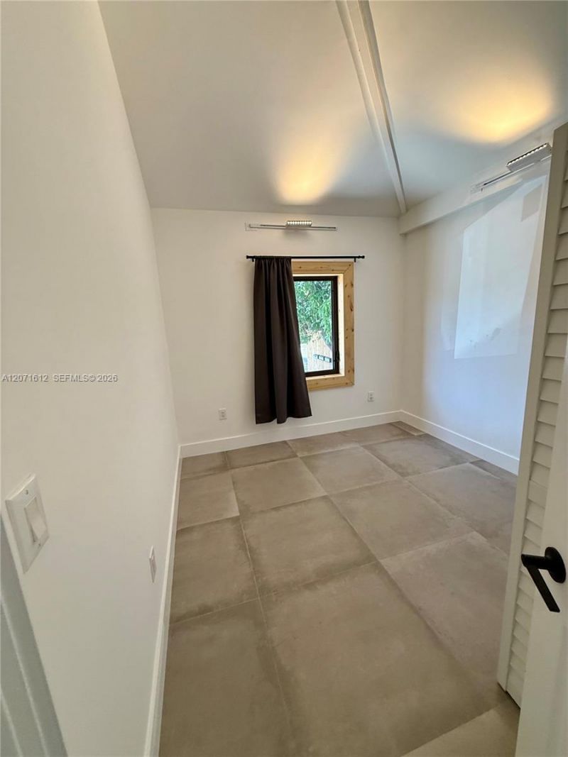 3 NE 70th St, Unit 1, Miami, FL 33138 Photo