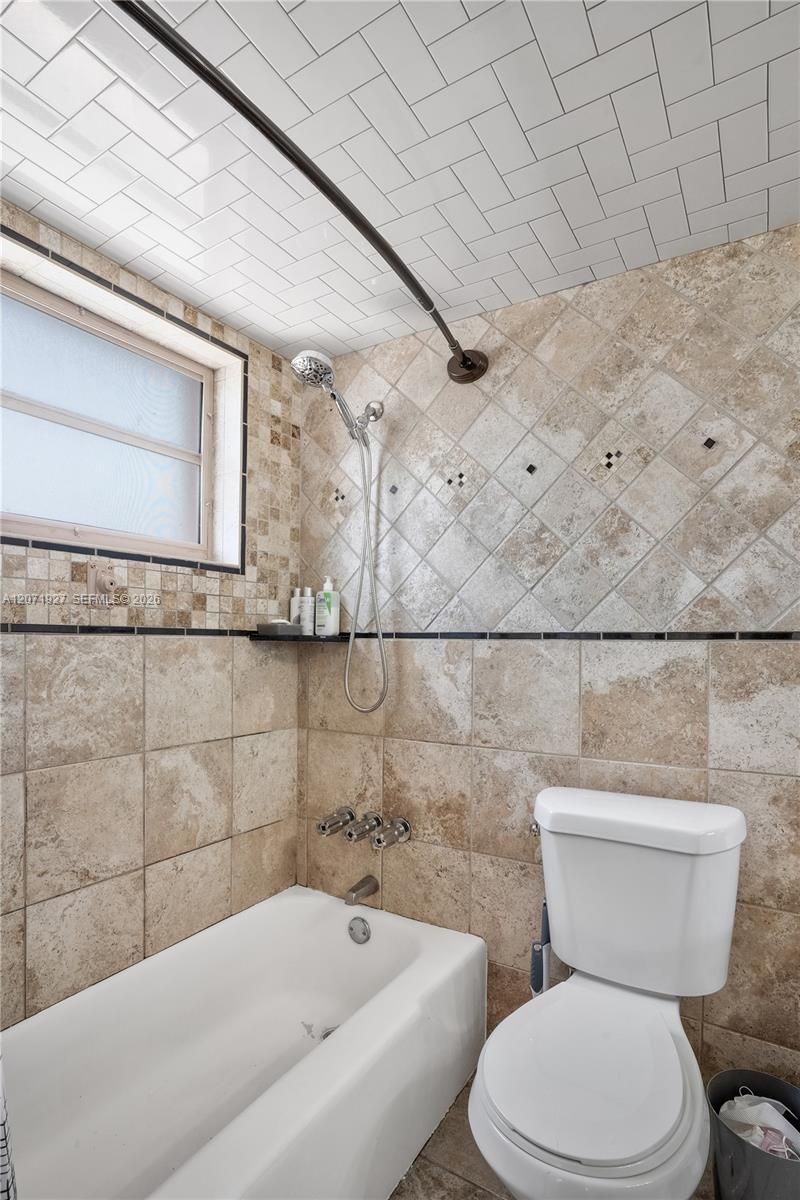 180 NE 12th Ave , Unit 18, Hallandale Beach, FL 33009 Photo