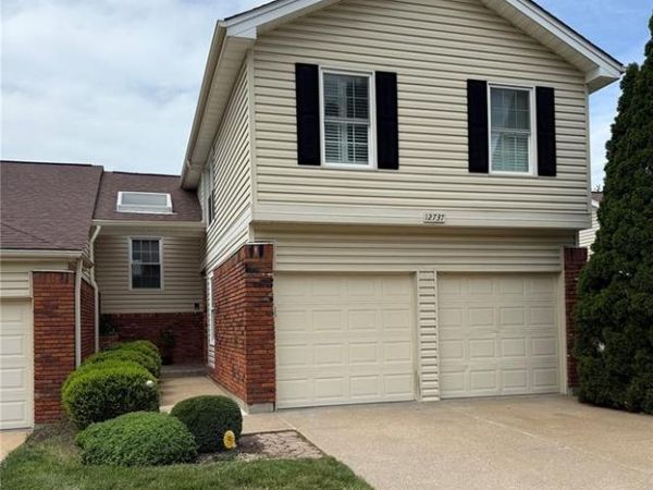 12737 Bennington Common Lane, St Louis, MO 63146