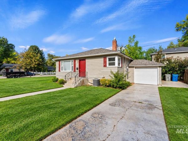 1104 E Dewey, Nampa, ID 83686