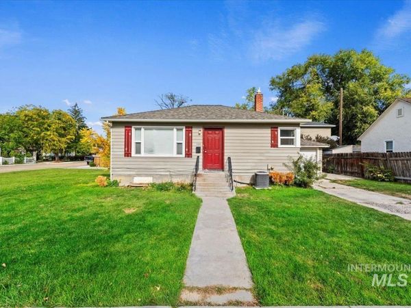 1104 E Dewey, Nampa, ID 83686