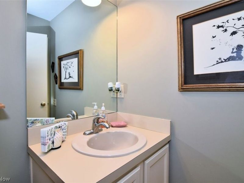 10 Windrush, Beachwood, OH 44122 Photo 19