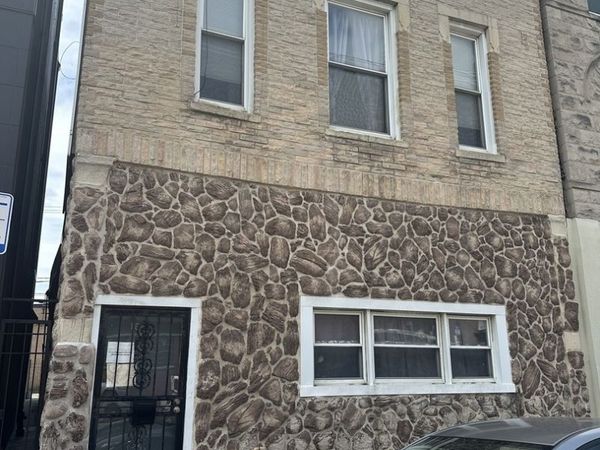 1811 W Grand Avenue , Chicago, IL 60622