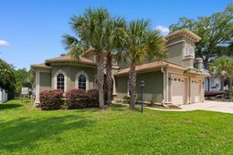 352 Waterside Dr. photo 4