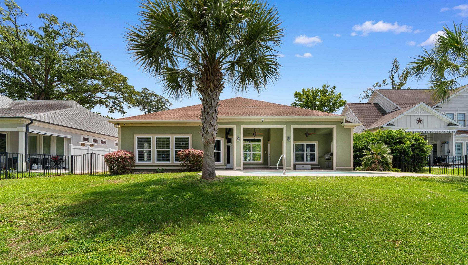 352 Waterside Dr. Photo 3