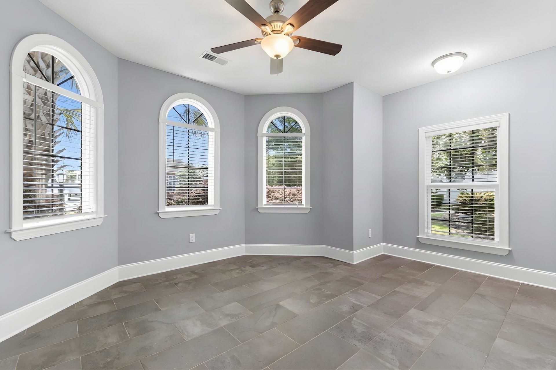 352 Waterside Dr. Photo 37