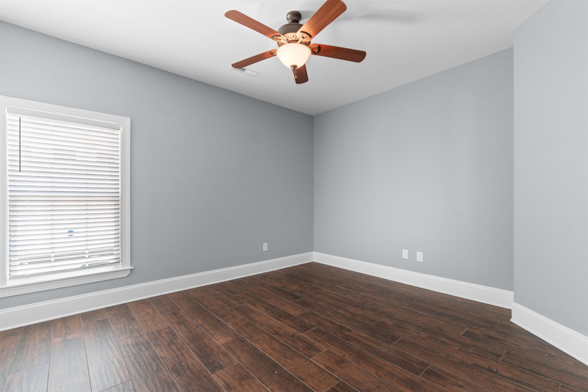 352 Waterside Dr. Photo 40