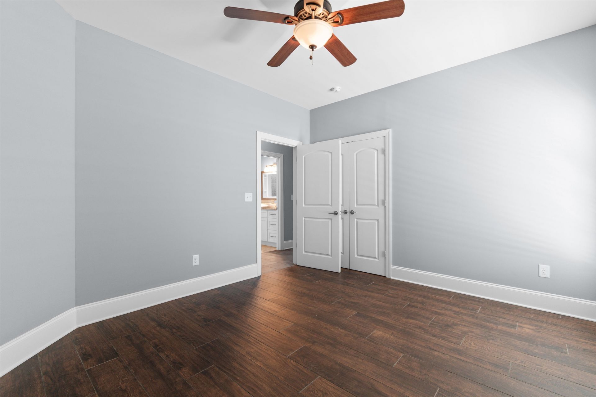 352 Waterside Dr. Photo 41