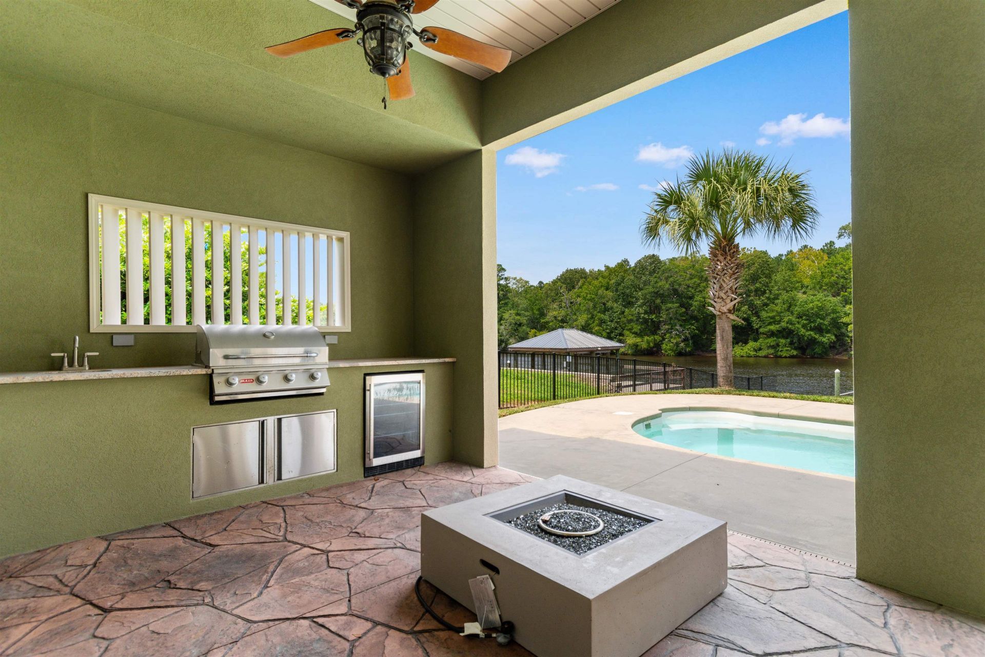 352 Waterside Dr. Photo 46